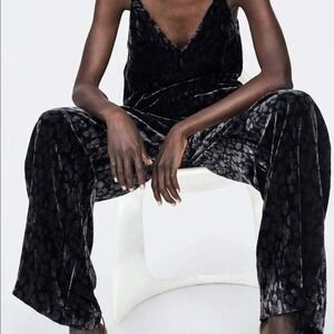 Zara Black Crushed Velvet High Rise‎ Wide Flared Leg Long Trousers Pants Size M